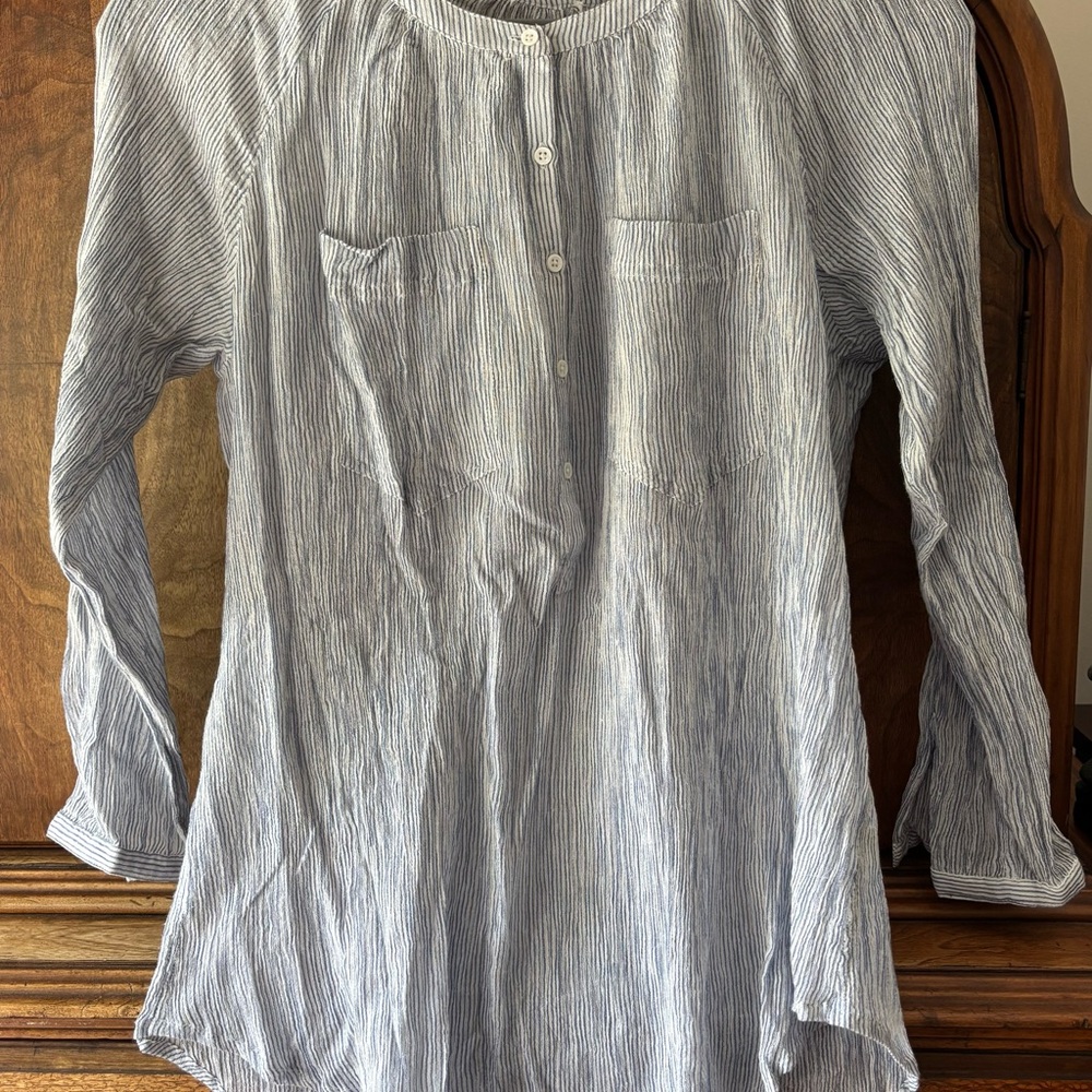 Club Monaco White Buttoned Mandarin Collar Blouse